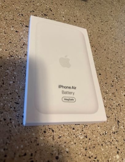 Apple iPhone Air MagSafe charging battery pack