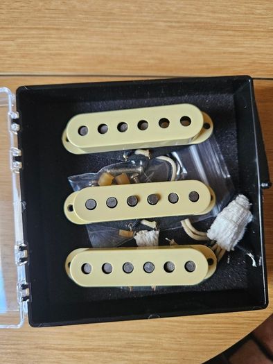 Fender Pure Vintage 59 pickups