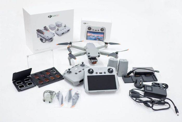 DJI Air 2s Fly More Combo (RC-N1) plus DJI RC