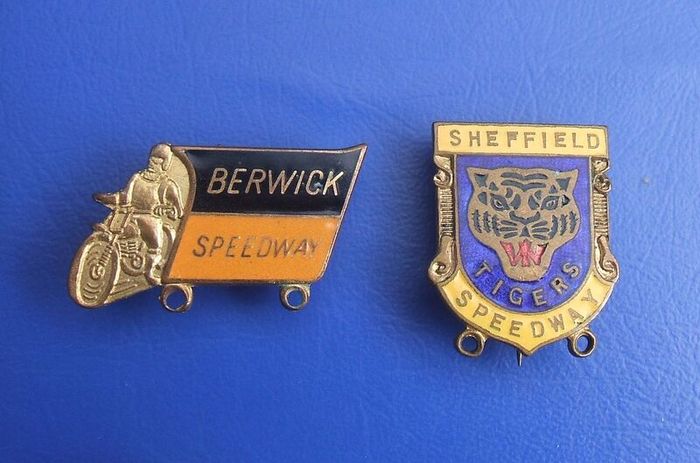 MOTORCYCLE SPEEDWAY (racing sports) - a selection of scarce vintage Speedway Supporters' badges (1930's to 1980's)