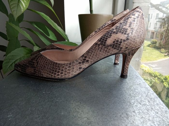 TO BE Genuine Leather Snake Prints Heels