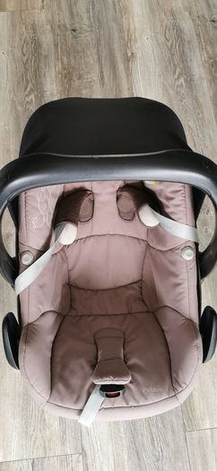 Maxi Cosi Pebble car seat