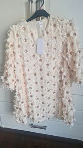 Absolutely stunning yas dress.