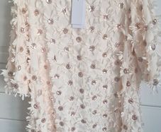 Absolutely stunning yas dress.