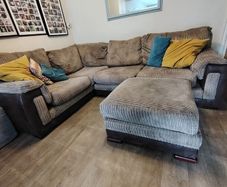 Corner suite