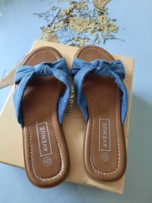 Avenue flip flops