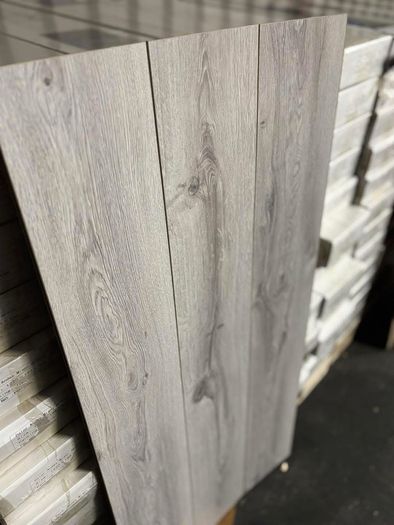 New flooring 8mm laminated ac4 on sale