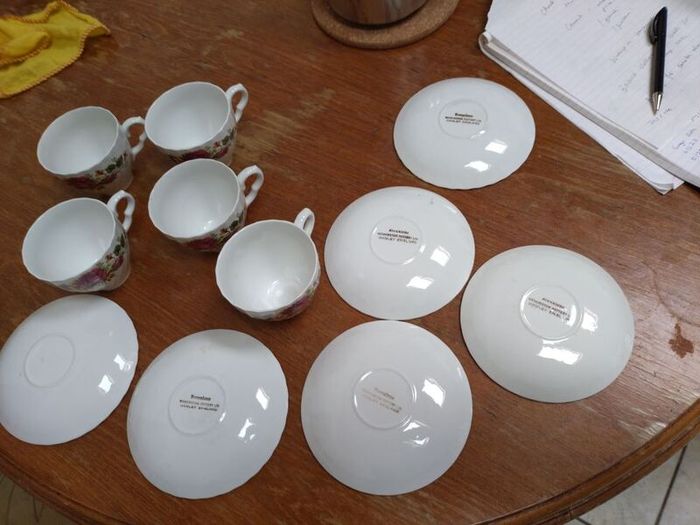 Ironstone Washington pottery hanley England, 5 tea cups and saucers