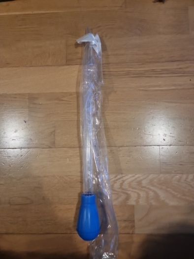Fish tanker/aquarium cleaner