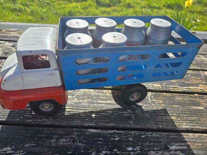 Triang pressed steel milk lorry