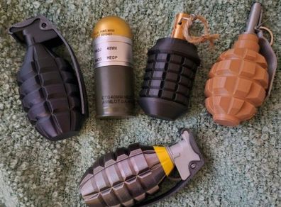 Selection of 3d printed military models  x (5)