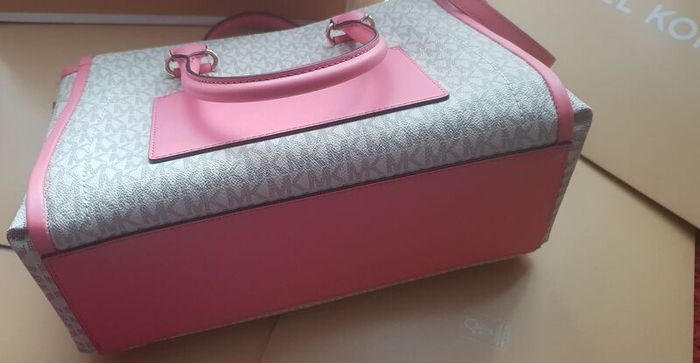 New Michael Kors Bag