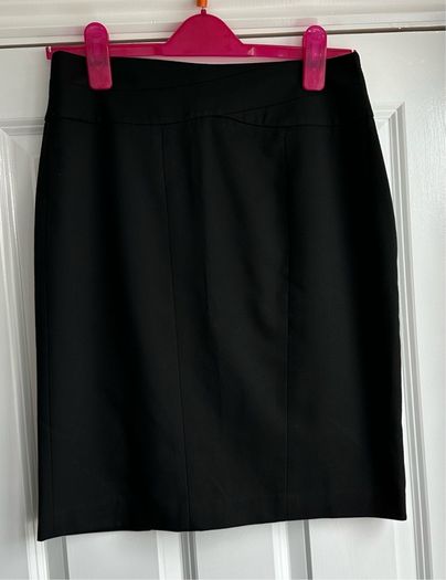 Warehouse skirt