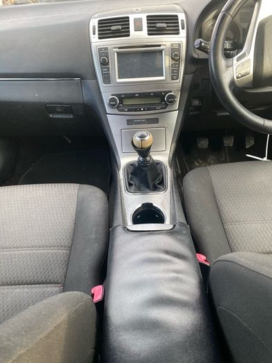 2014 Toyota Avensis Breaking