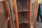 Corner cabinet
