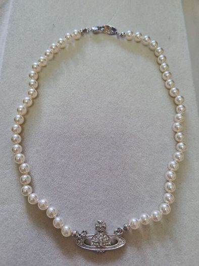 Pearl necklace