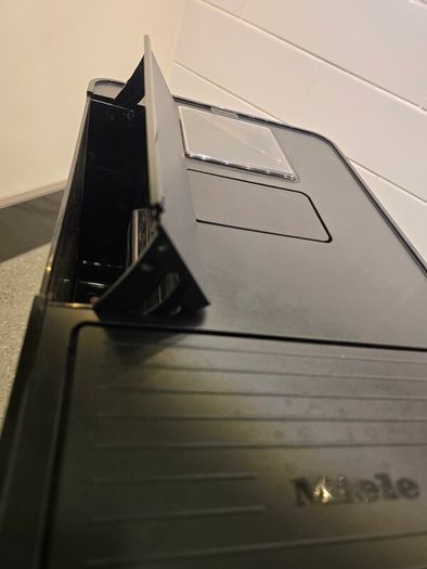 Miele bean to cup coffee machine CM6150