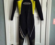 Child wetsuit
