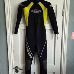 Child wetsuit
