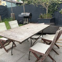 garden table and chairs