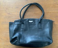 Navy blue solid leather shoulder bag