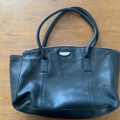 Navy blue solid leather shoulder bag