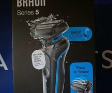 Braun Series 5 electric shaver brand new 5 years warranty