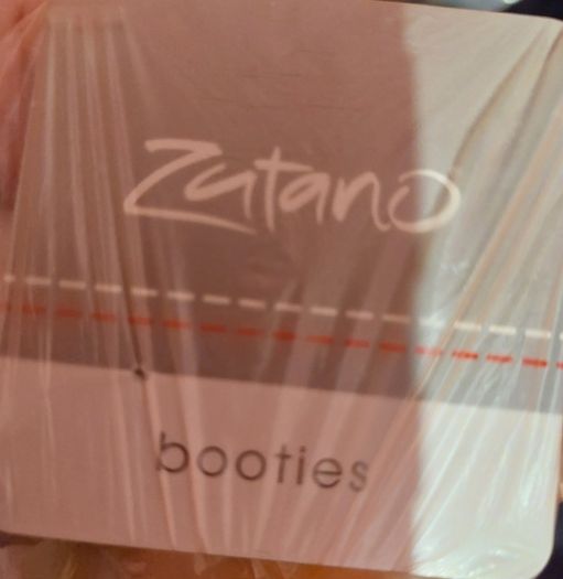 Zatano  fleece baby booties (796)