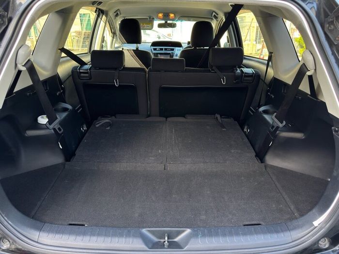 Toyota Prius Alpha 2015 7 Seater Auto Family Car