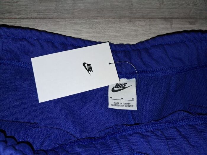 Brand New Nike Swoosh Terry Cargo Shorts - Size - Medium - RRP - 55.00