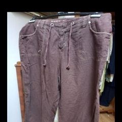 New look inspire 3/4 length brown trousers.