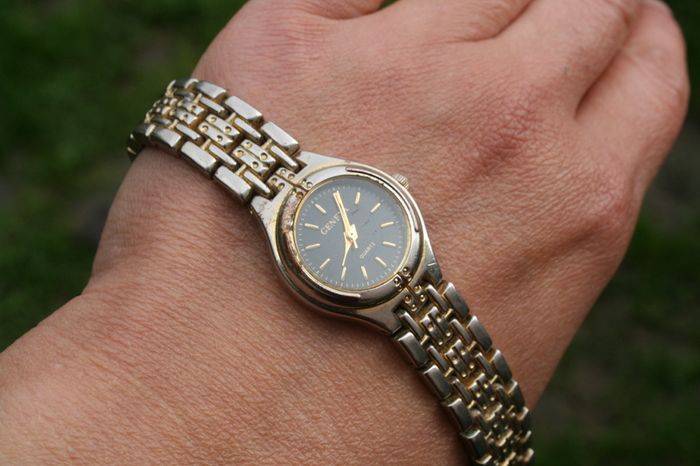 Vintage Geneva Ladies Quartz Watch