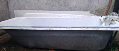 Cast iron bath