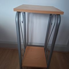 Small occasional table/plant stand