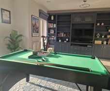 Pool table