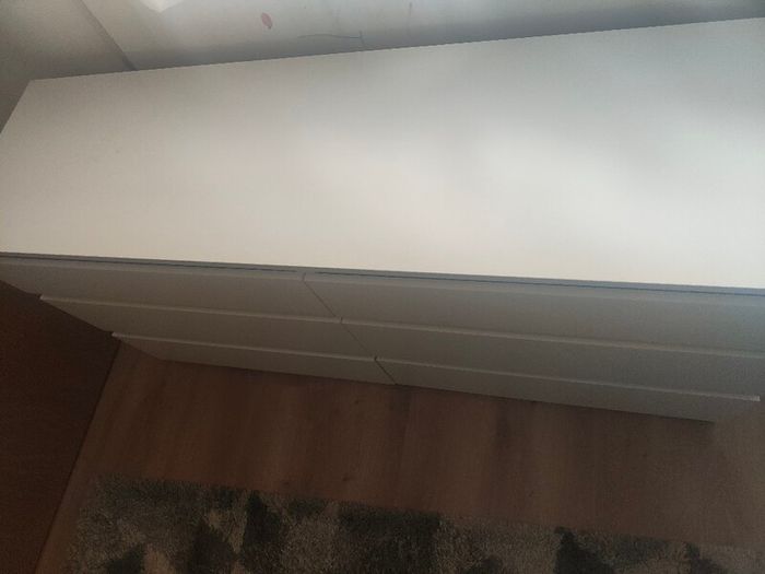Chest of drawers