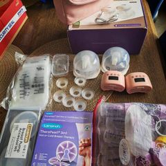 Breastpump with accessories