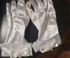 Communion gloves