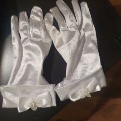 Communion gloves
