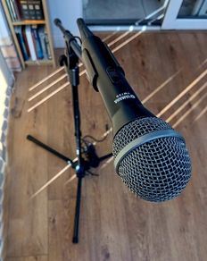 Dynamic Microphone Yamaha YM70S &  Mic stand