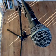 Dynamic Microphone Yamaha YM70S &  Mic stand