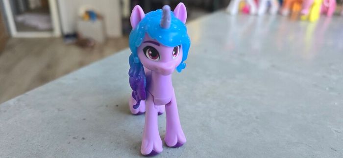 8 x Bundle, all different, Lot of New Generation Moulded 3 inch Figure Sparkle Glitter Hasbro Crystal Adventure MLP G5 My Little Pony