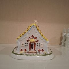 Coalport Cottage "The Gingerbread Man: