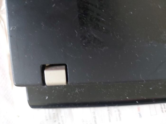 Lenovo T60p IBM Thinkpad, in excellent cosmetic condition, Battery is Good but states Error with Date & Time, and displays Lock Sign