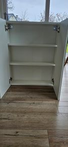 Mirror cabinet