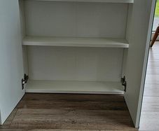 Mirror cabinet
