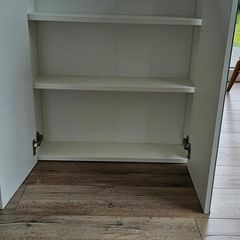 Mirror cabinet