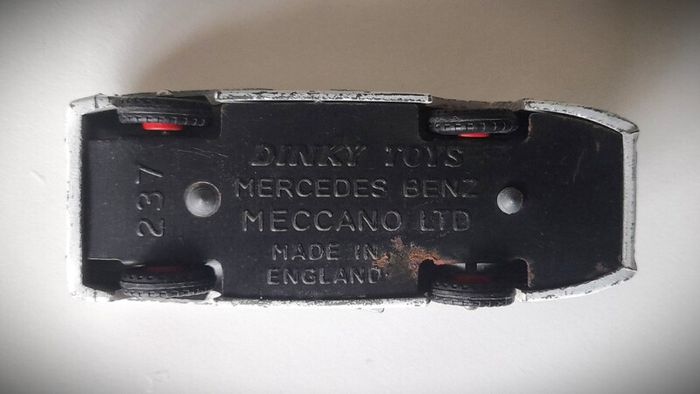 Diecast Vintage Dinky Toys Mercedes-Benz Racing Car - Fair to Good Original Condition/No Box