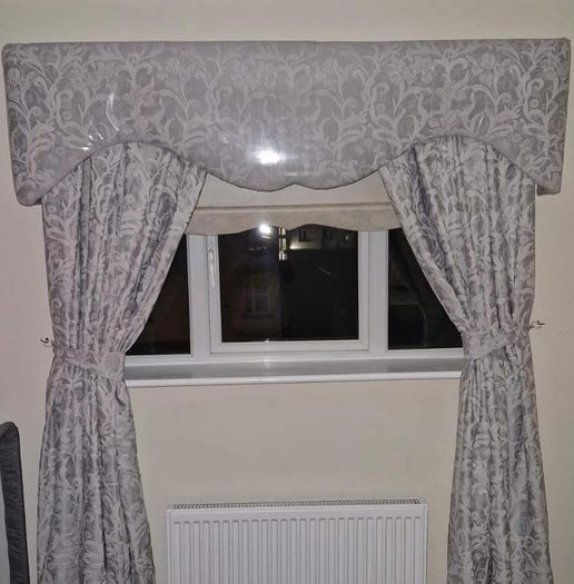 curtain  phelmet box