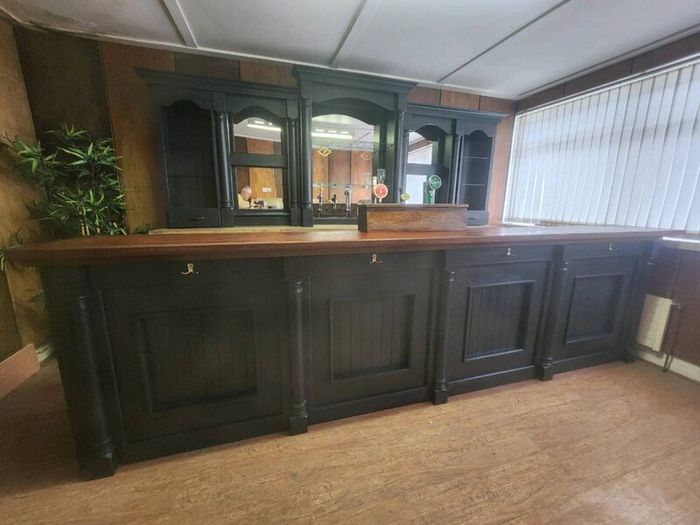 Home / pub bar